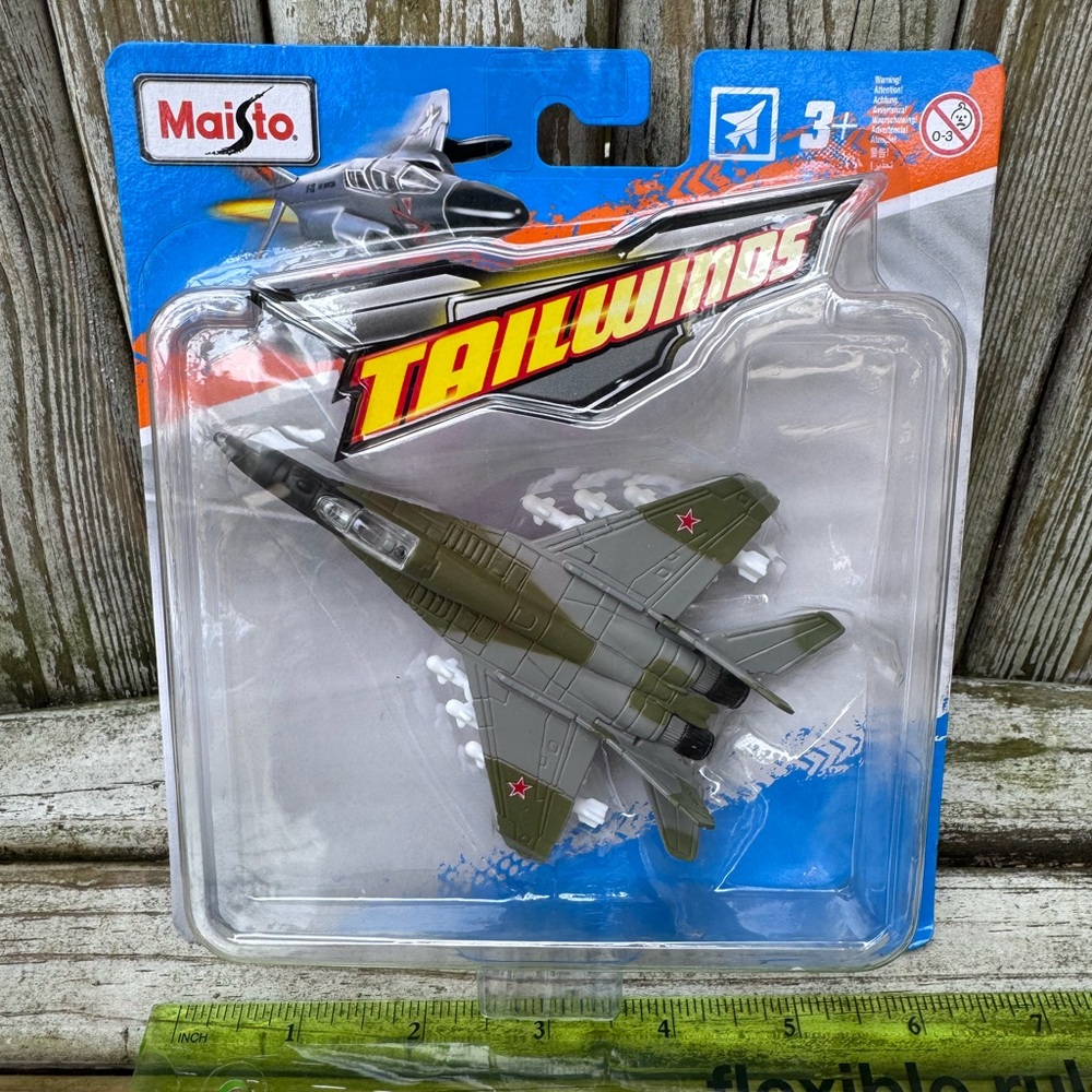 Maisto Tailwinds MiG-29 Fulcrum Die-Cast Jet ✈️ NIP - 2nd of 2 available